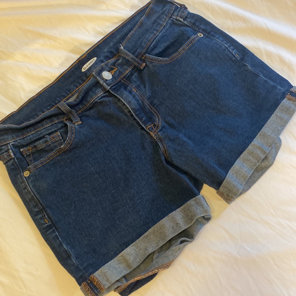 Old Navy Woman’s shorts size 4. Like New